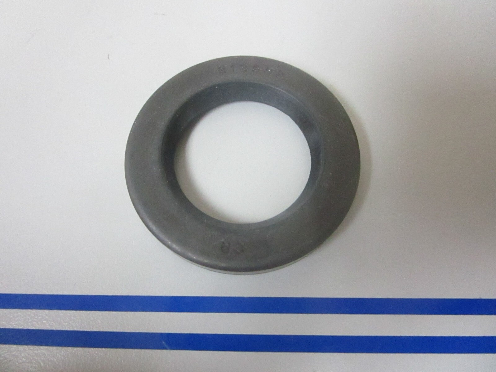 *NEW OEM* 0720 OMC Johnson Evinrude Oil Retainer Seal 313992 0313992