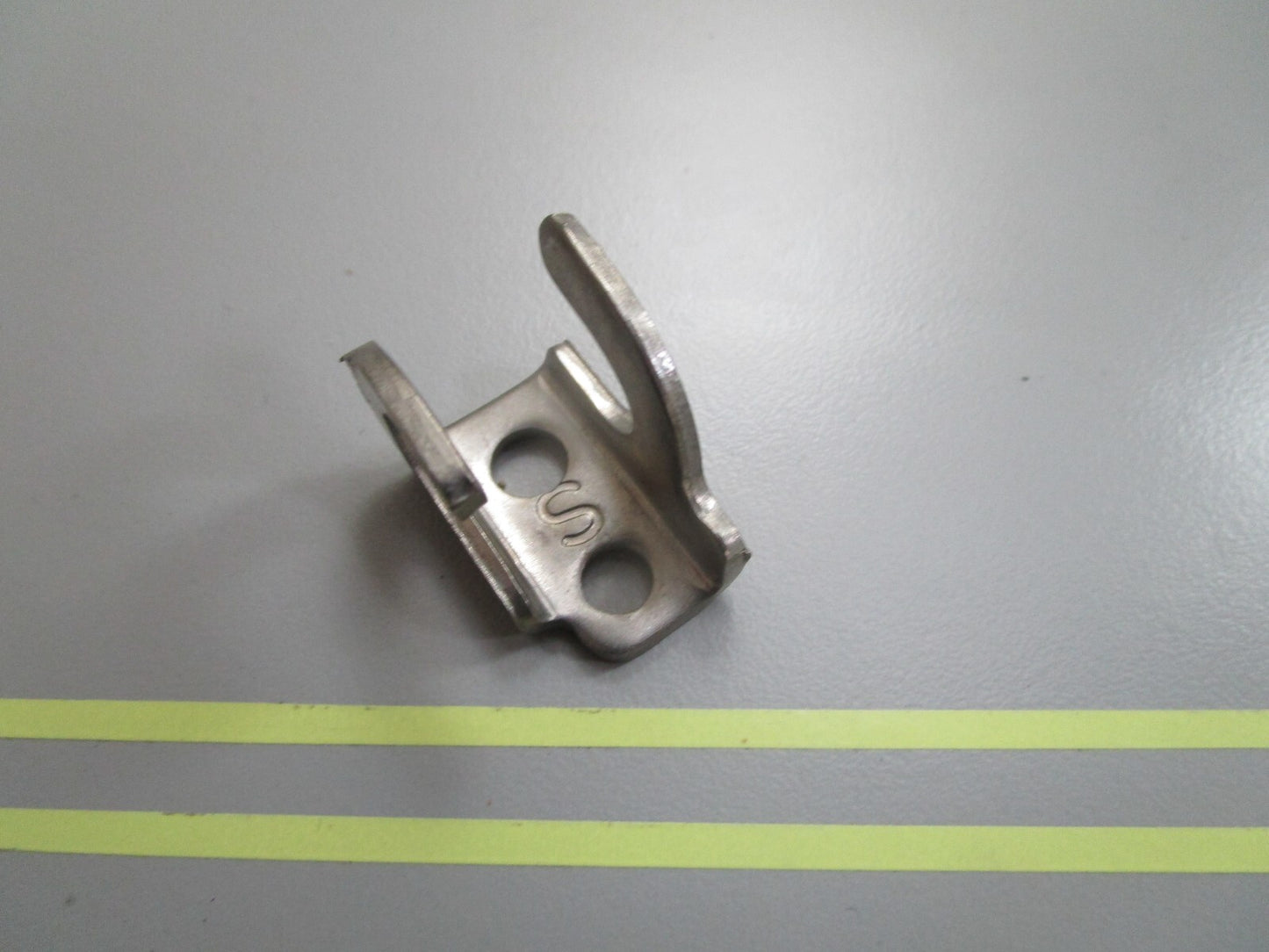 *NEW OEM* 0750 OMC Johnson Evinrude SHIFT LOCK 305737 0305737