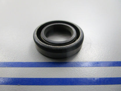 NEW OEM 315882 0315882 OMC Johnson Evinrude Oil Seal 0810