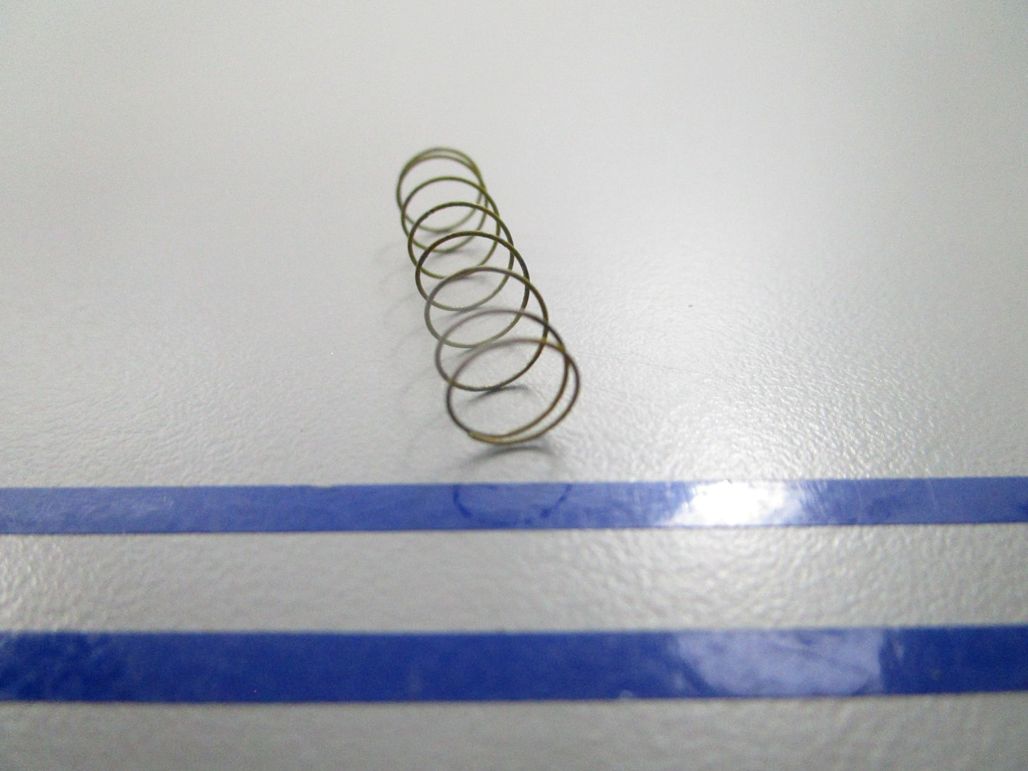 *NEW OEM* 0810 OMC Johnson Evinrude Spring 314739 0314739