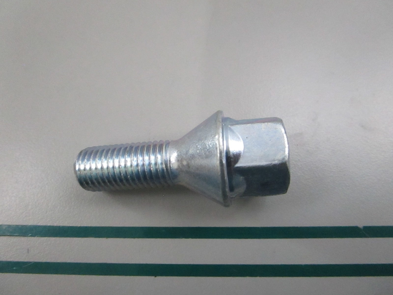 NEW OEM 1264010670 Mercedes-Benz Lug Bolt 0810