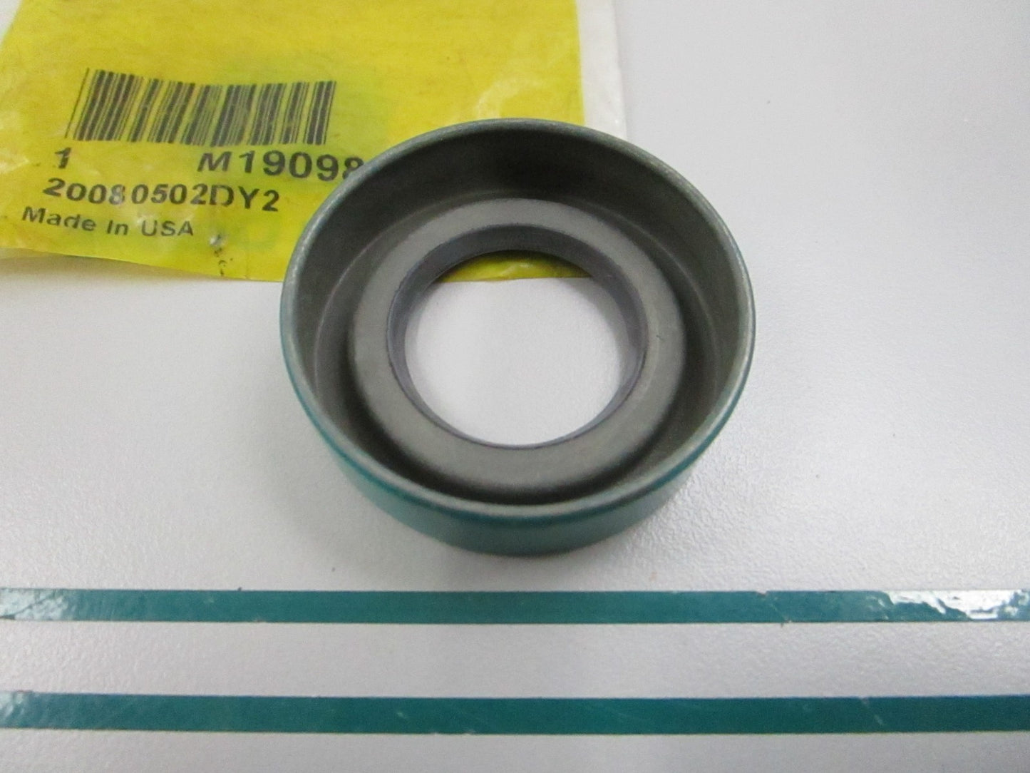 NEW OEM M19098 John Deere Oil Seal 0810