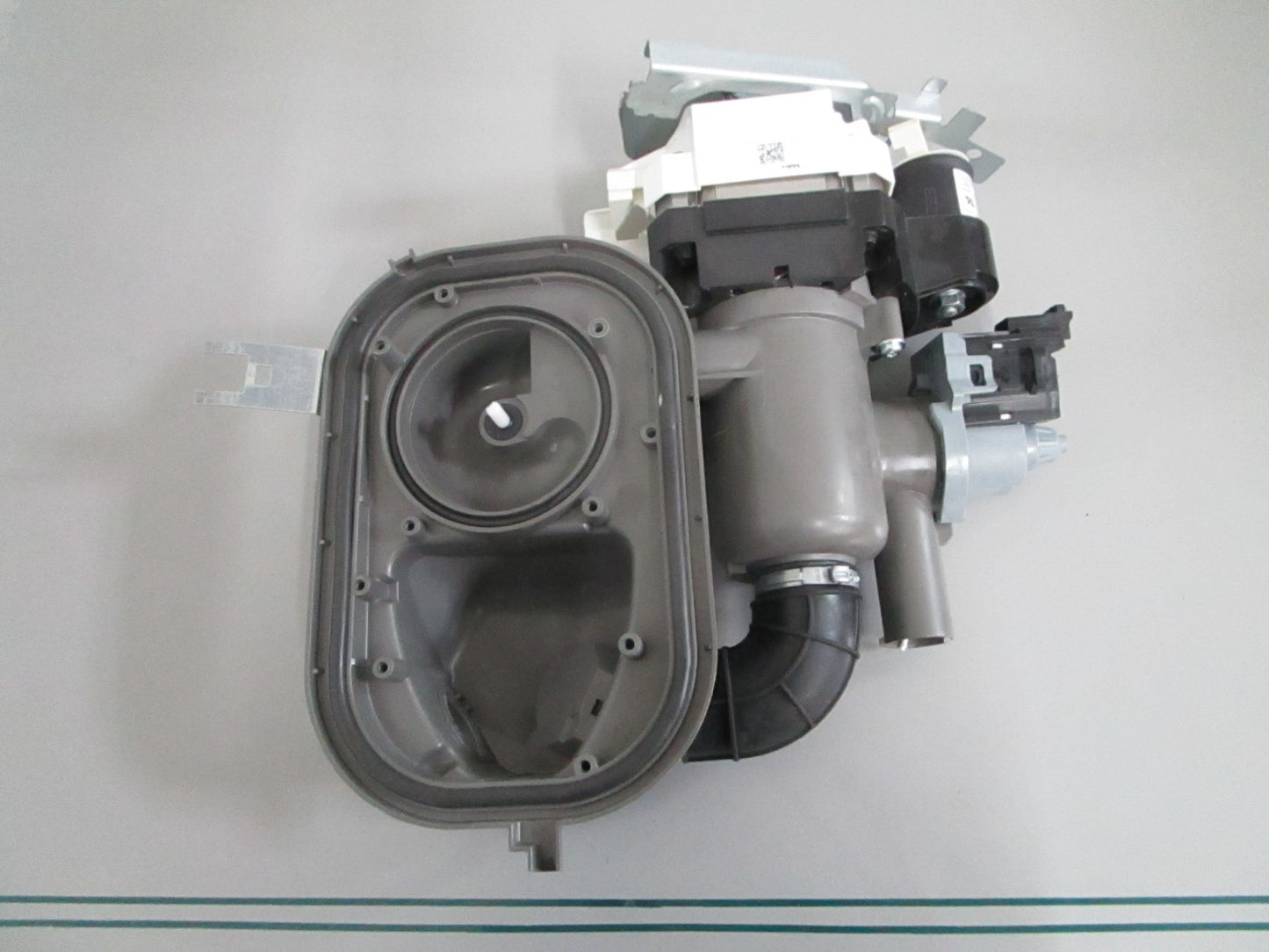 Whirlpool W11416363 NEW OEM Dishwasher Pump Motor Assembly Maytag MDB4949 0820
