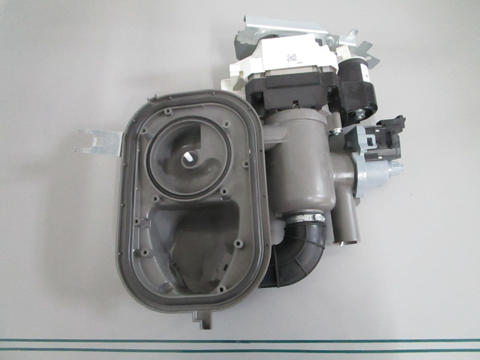 Whirlpool W11416363 NEW OEM Dishwasher Pump Motor Assembly Maytag MDB4949 0820