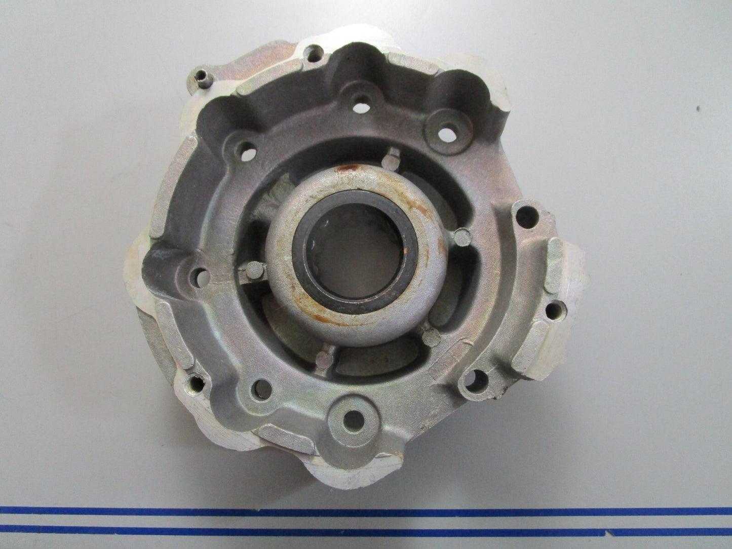 *NEW OEM* 0820 OMC Johnson Evinrude Bearing Housing 379477 379477