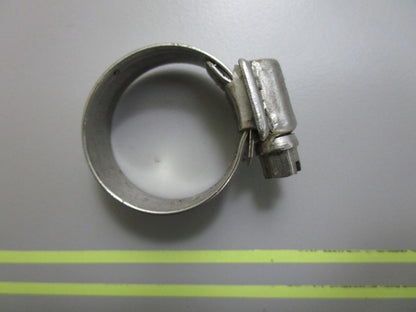 *NEW OEM* 0810 Volvo Penta Clamp 961666