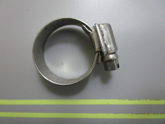 *NEW OEM* 0810 Volvo Penta Clamp 961666