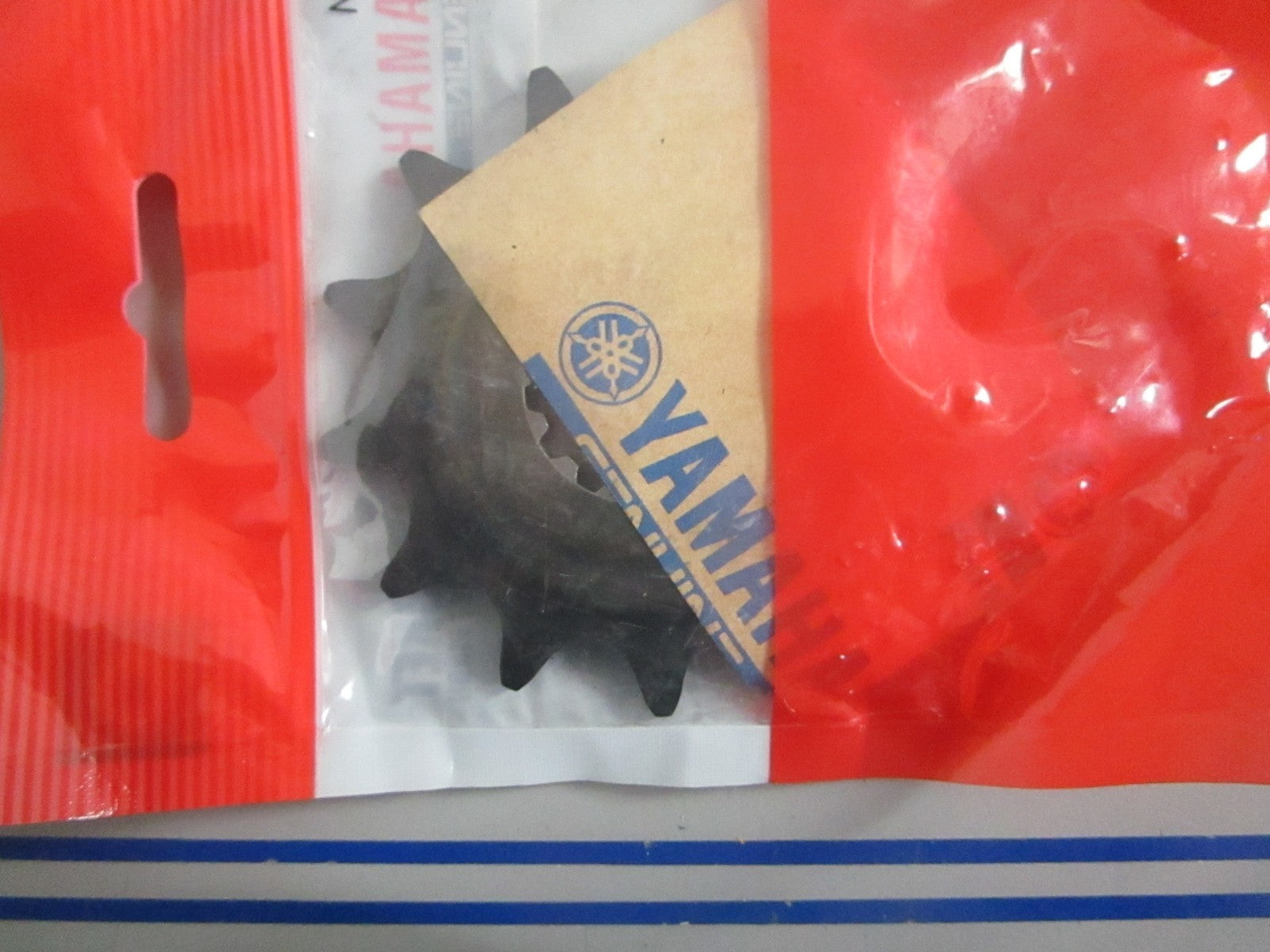 NEW OEM 9383E-13216-00 Yamaha 13T Front Sprocket 0820