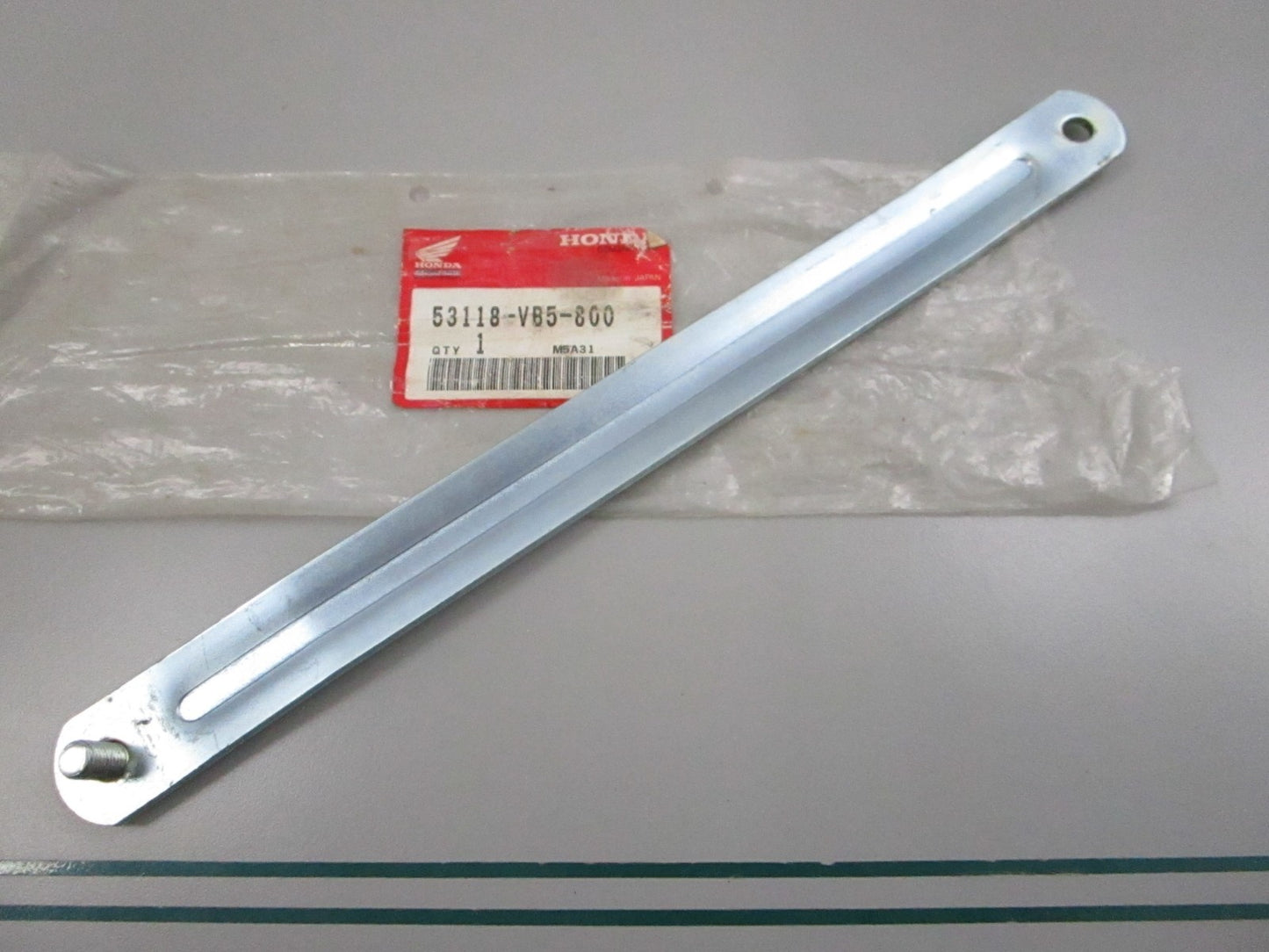 NEW OEM 53118-VB5-800 Honda Plate 0810
