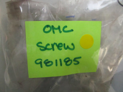 *NEW OEM* 0810 OMC Johnson Evinrude Screw 981185 0981185