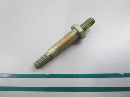 NEW OEM 913479 0913479 OMC Johnson Evinrude Stud 0810