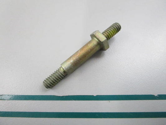 NEW OEM 913479 0913479 OMC Johnson Evinrude Stud 0810