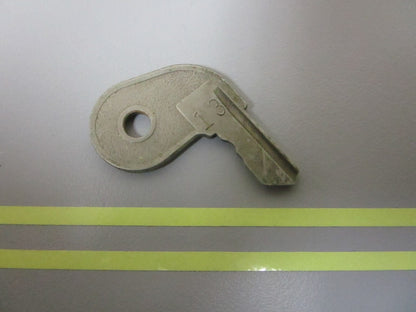 *NEW OEM* 0810 OMC Johnson Evinrude Ignition Key 73-13 501778 0501778