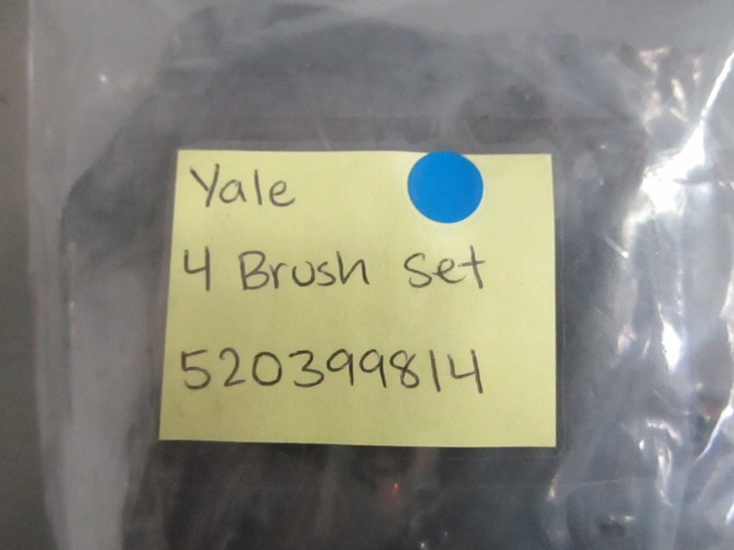NEW OEM 520399814 Yale 4 Brush Set 0820