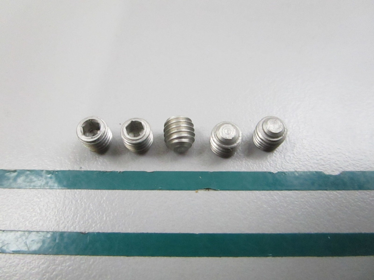 NEW OEM (LOT OF 5) 318605 0318605 OMC Johnson Evinrude Set Screw 0810