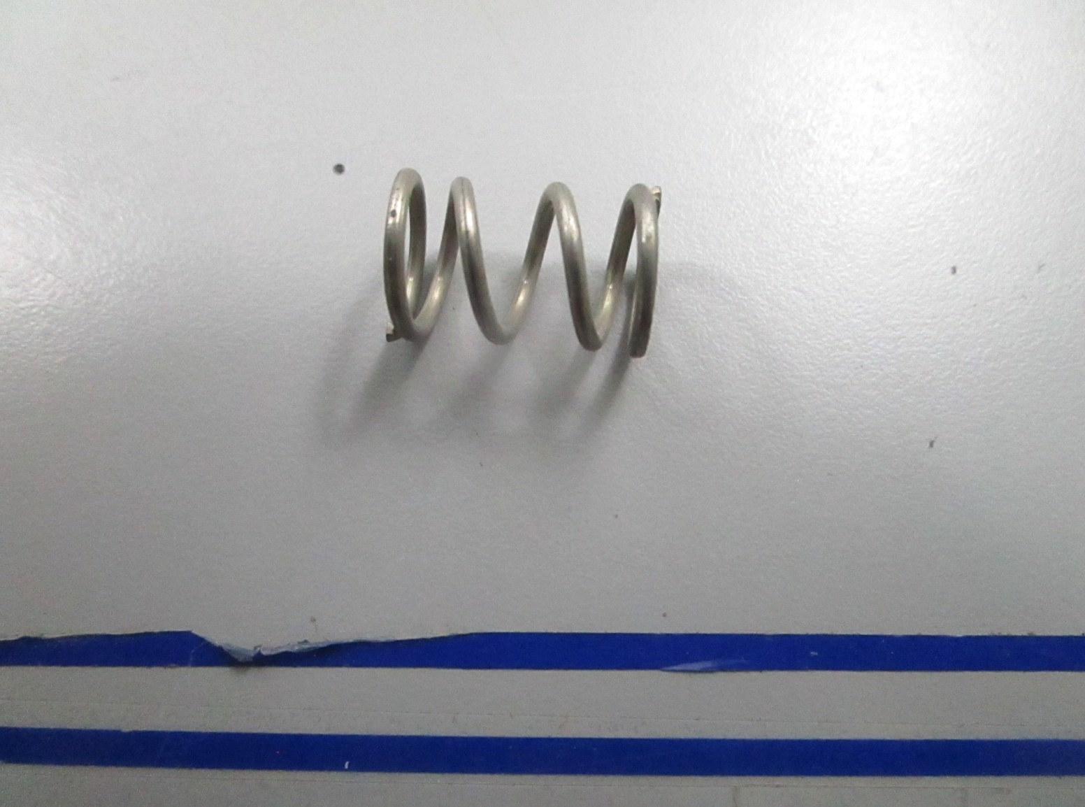 *NEW OEM* 0810 OMC Johnson Evinrude Spring 336640 0336640