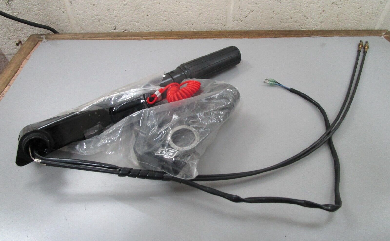 *NEW OEM* 0780 Suzuki DF 25 hp 06' - 14' Tiller Handle Assembly 63111-95J00-0EP