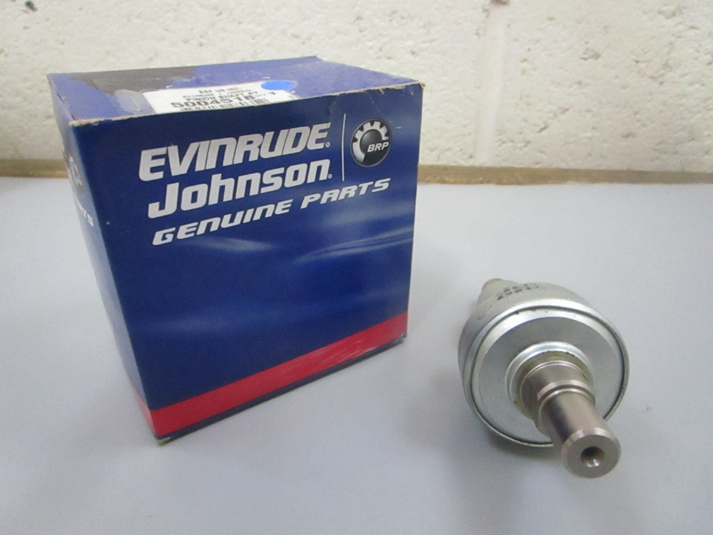 *NEW OEM* 0810 OMC Johnson Evinrude Pinion Shaft Assembly 5004518