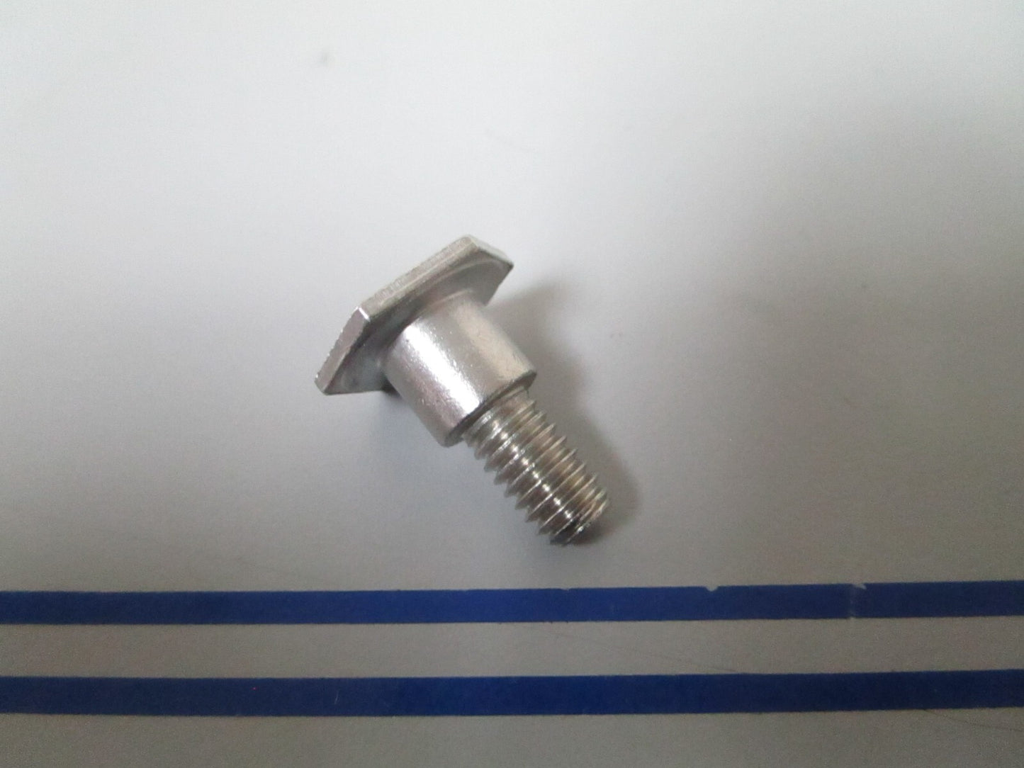 *NEW OEM* 0810 Mercury Quicksilver Screw 286422
