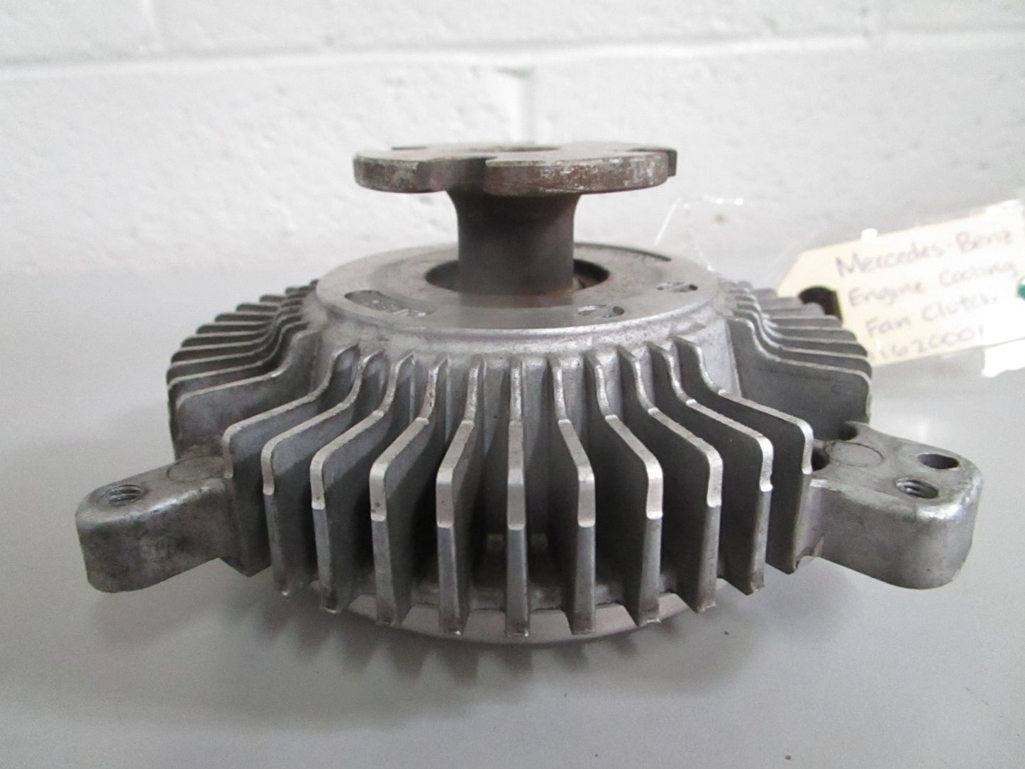 NEW OEM 1162000122 Mercedes-Benz Engine Cooling Fan Clutch 0820