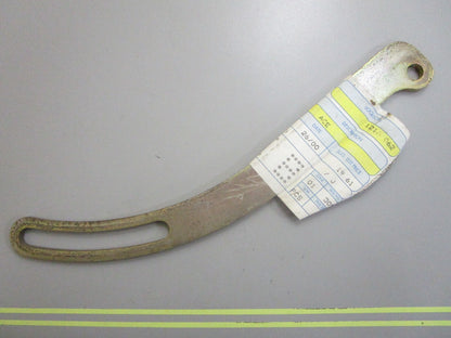 *NEW OEM* 0820 OMC Johnson Evinrude Pump Bracket 910439 0910439