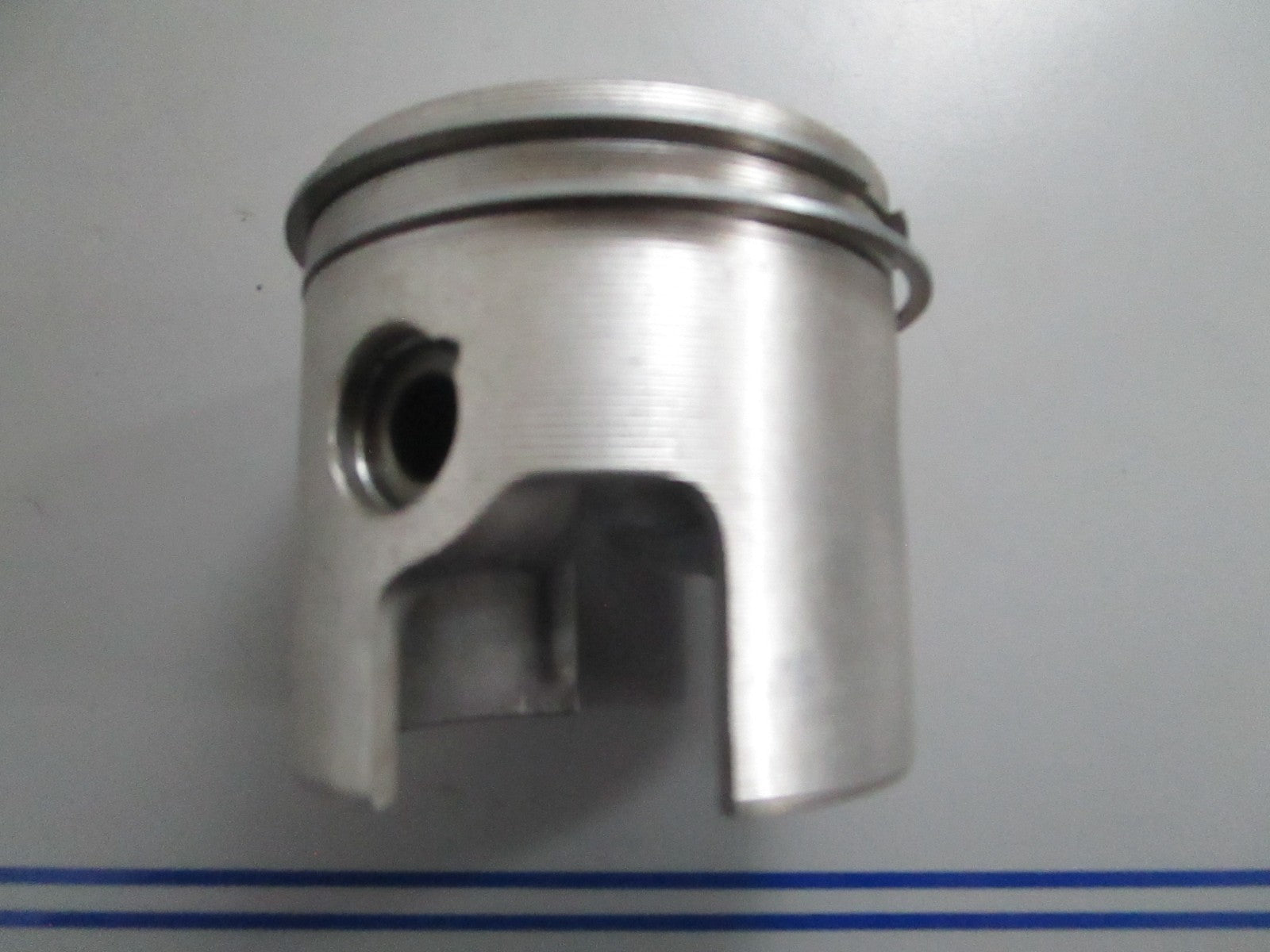 *NEW* 0820 Wiseco Port Piston Assy 3025P2 For: OMC