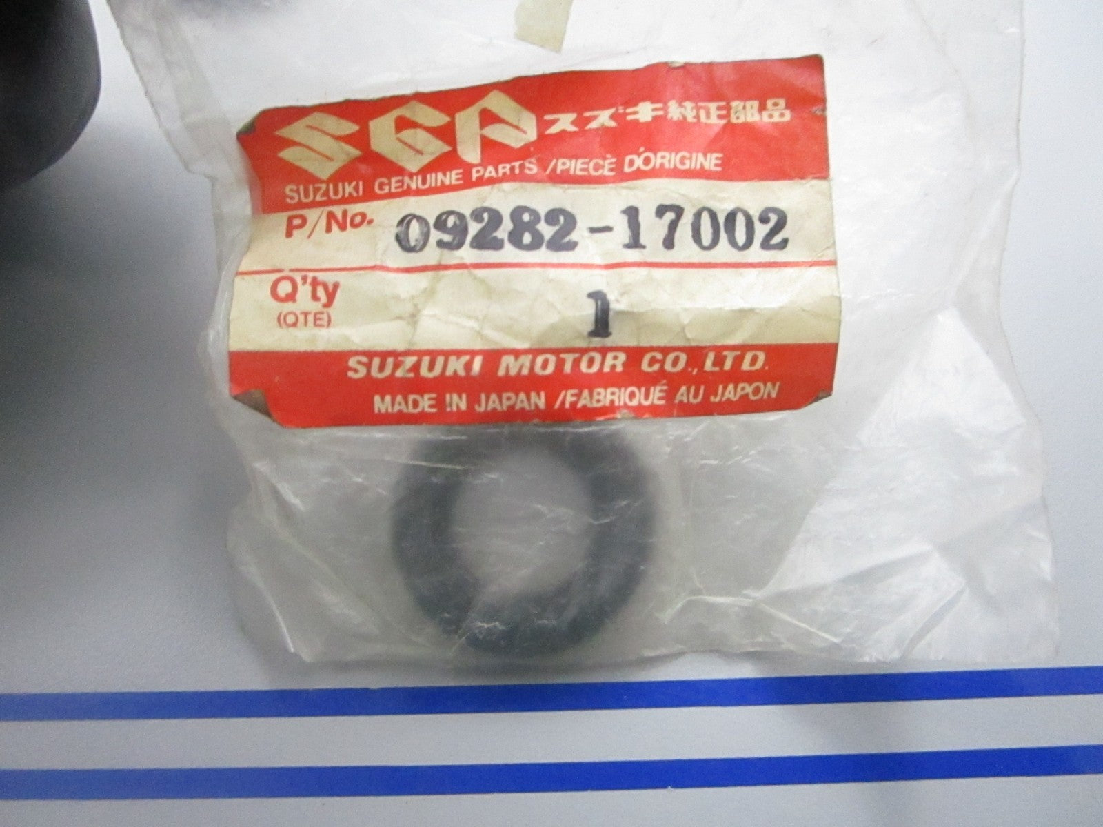 *NEW OEM* 0810 Suzuki Seal 09282-17002