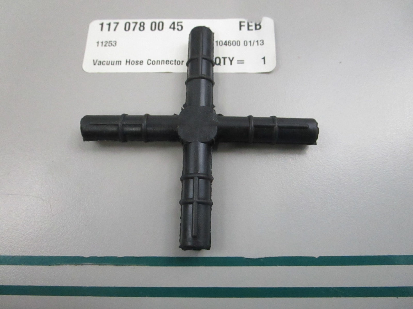 NEW OEM 1170780045 Mercedes-Benz Vacuum Hose Connector 0810