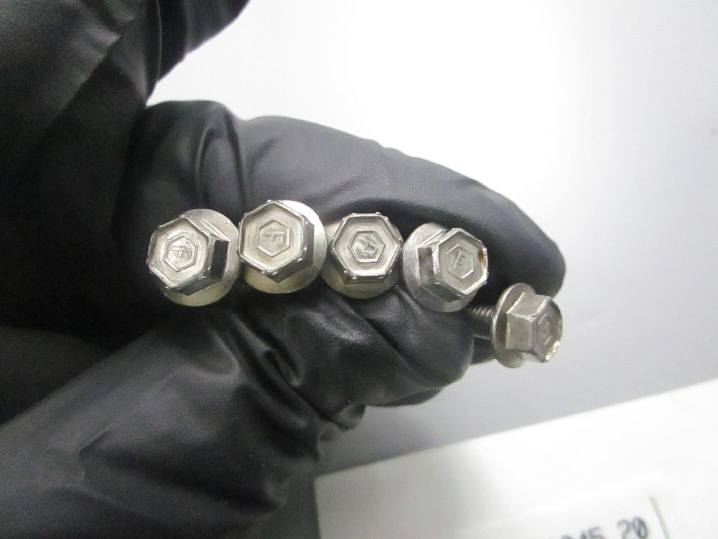 *NEW OEM* (LOT OF 5) 0810 Mercury Quicksilver Screw 10-821045 20