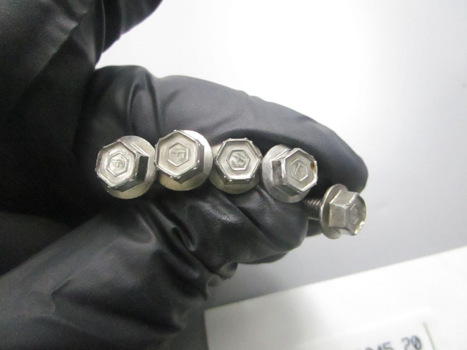 *NEW OEM* (LOT OF 5) 0810 Mercury Quicksilver Screw 10-821045 20