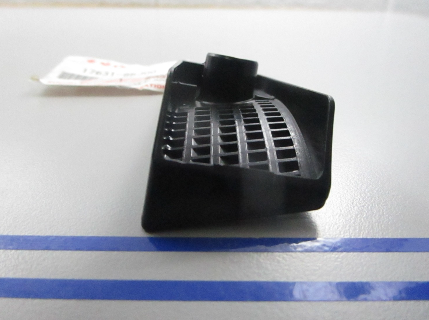 *NEW OEM* 0810 Suzuki Port Side Water Filter 17631-98J00