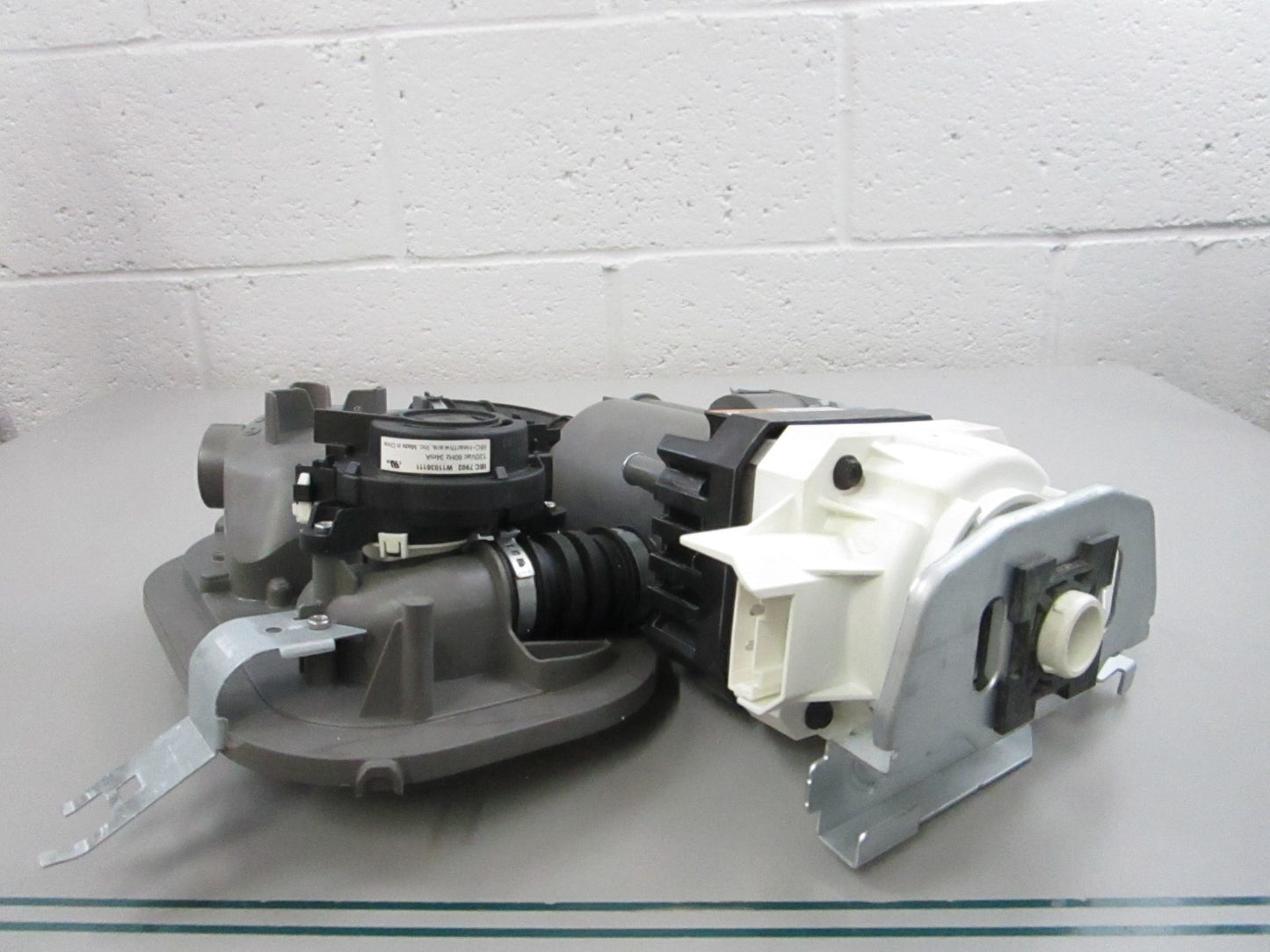 NEW OEM W11416362 Whirlpool Pump & Motor Assembly 0810