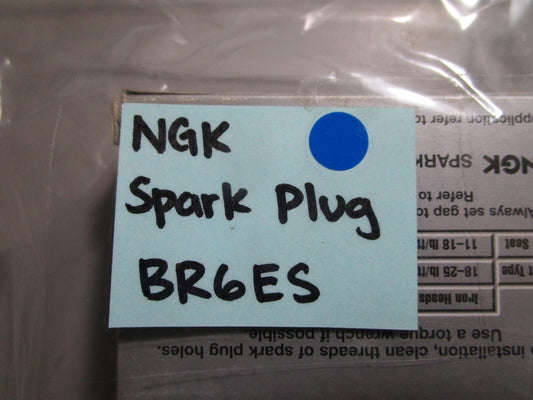 *NEW* (LOT OF 8) 0770 NGK Spark Plug BR6ES