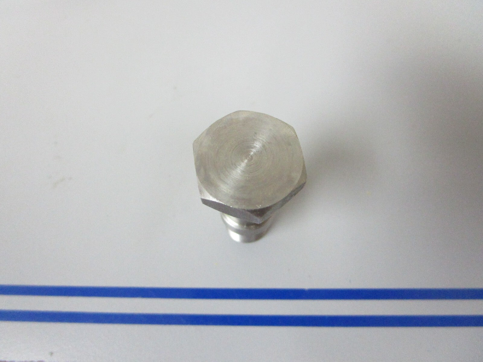*NEW OEM* 0810 Volvo Penta Retainer Bolt 3852694