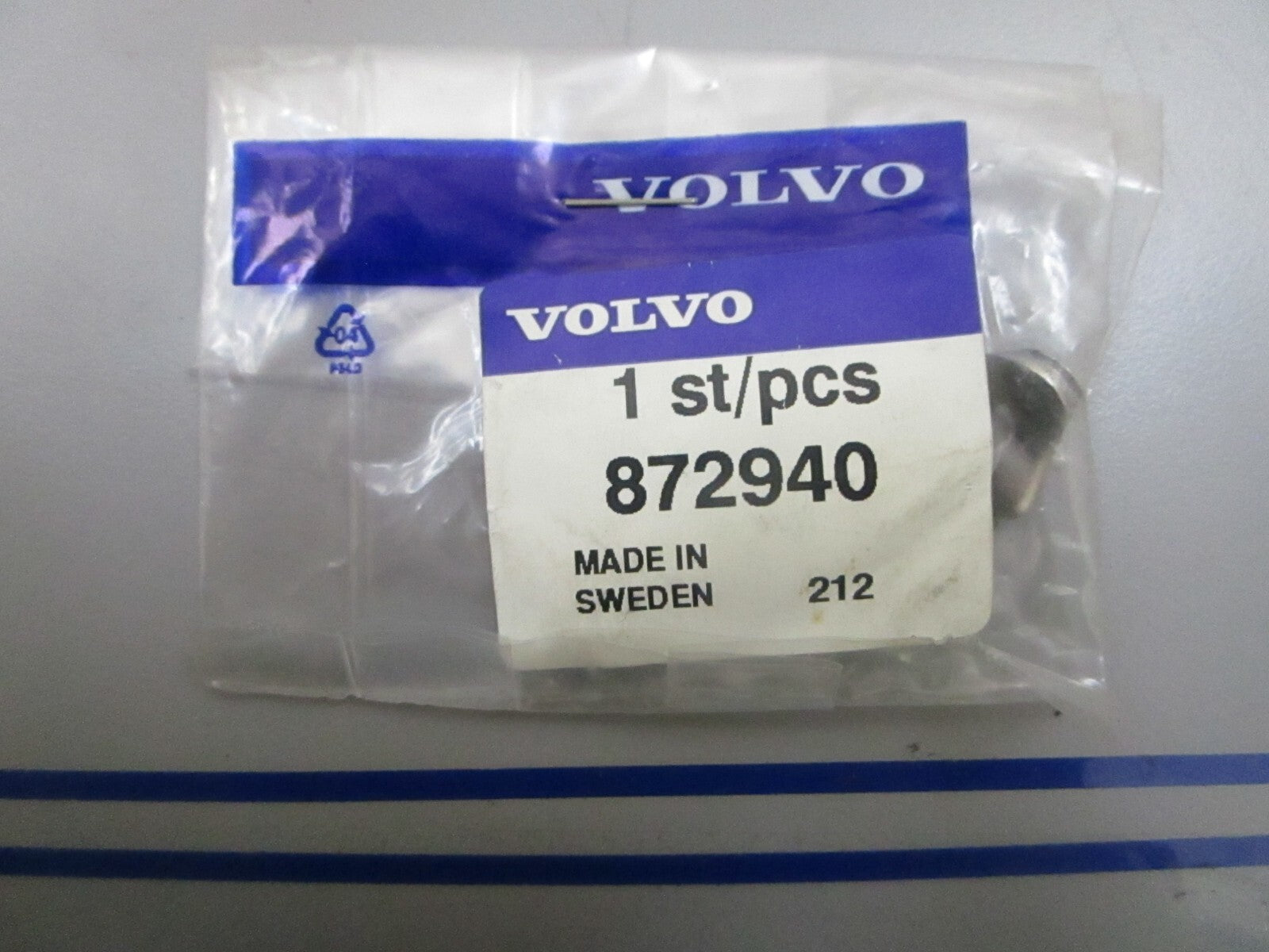 *NEW OEM* 0810 Volvo Penta Cable Attachment 872940
