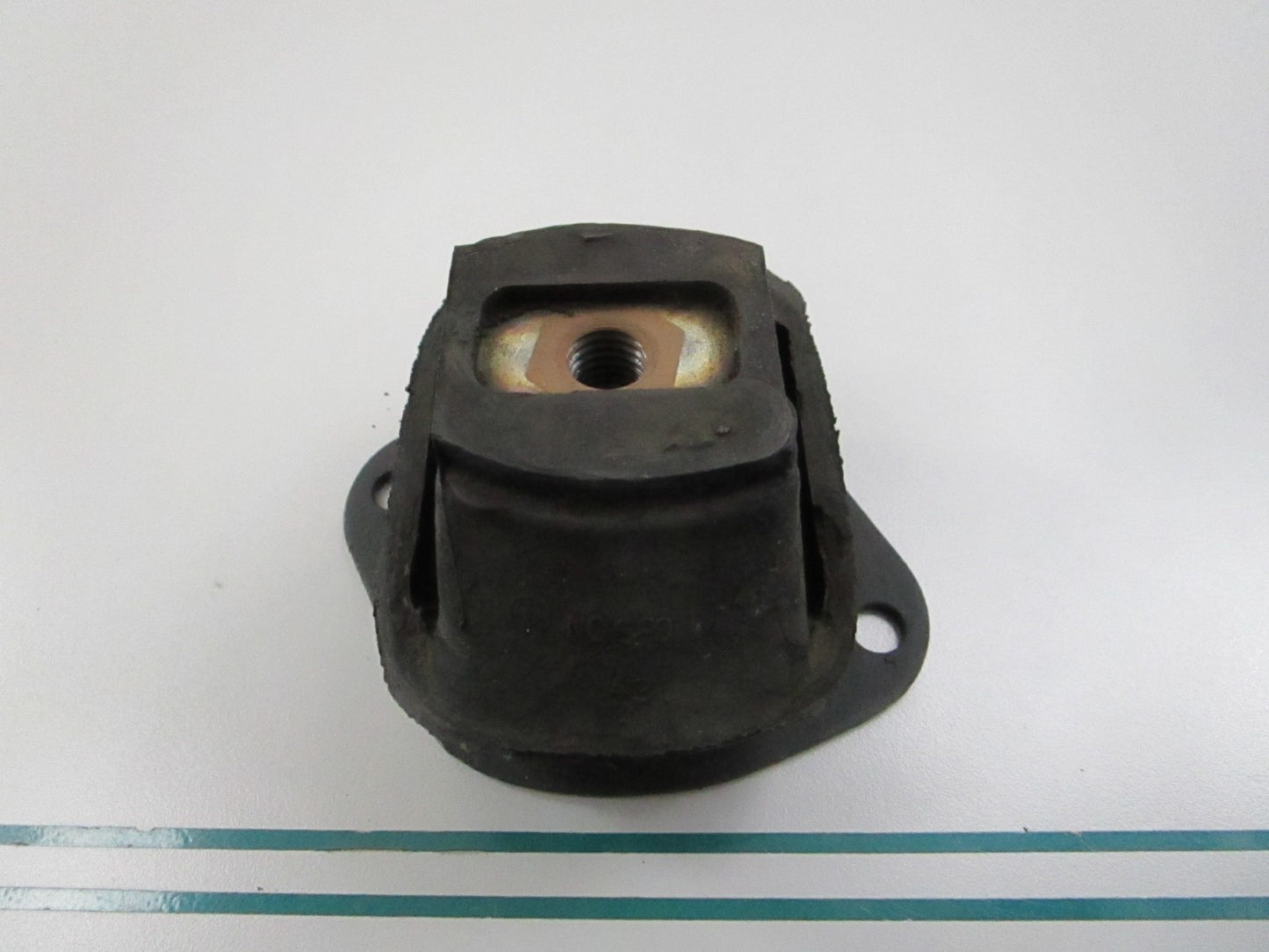 NEW OEM 6152230112 Mercedes-Benz Engine Mount 0810