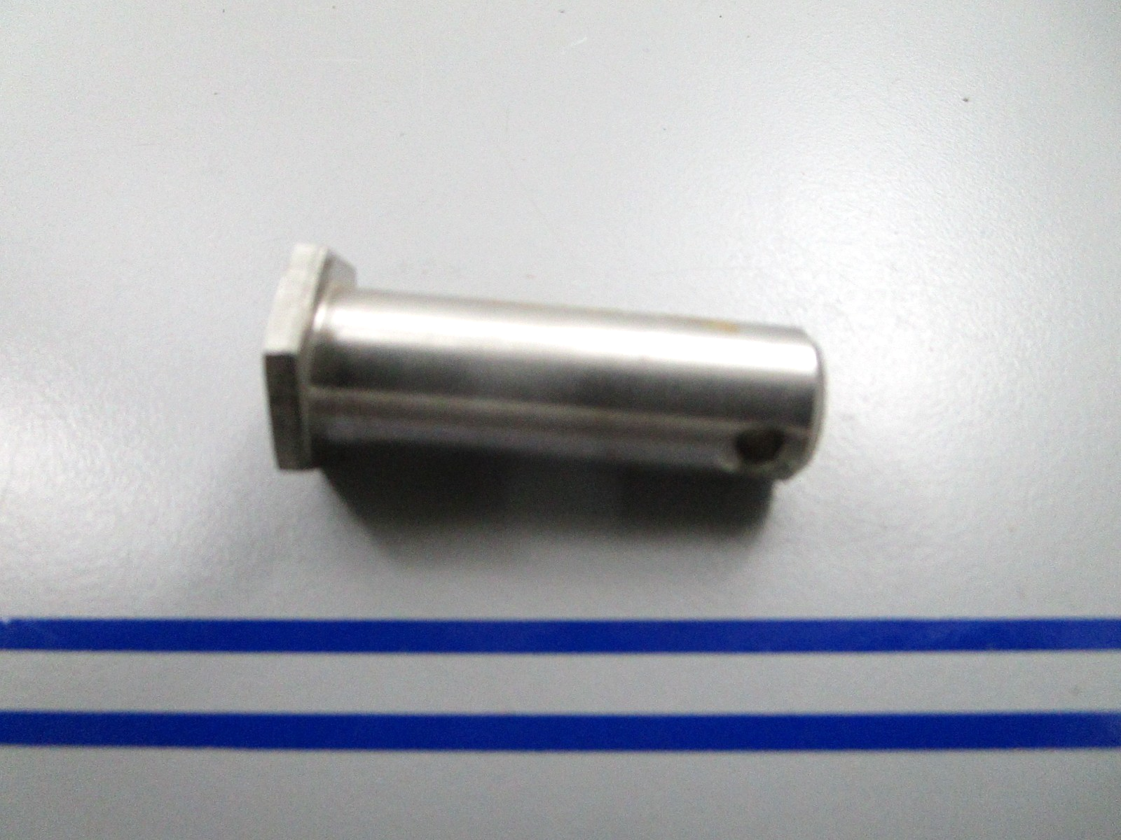 *NEW OEM* 0810 Volvo Penta Clevis Pin 832818