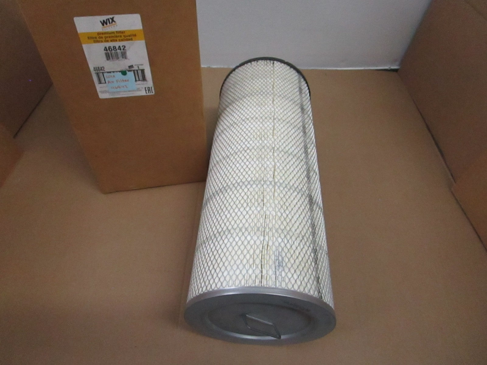NEW OEM 46842 Wix Air Filter 0820