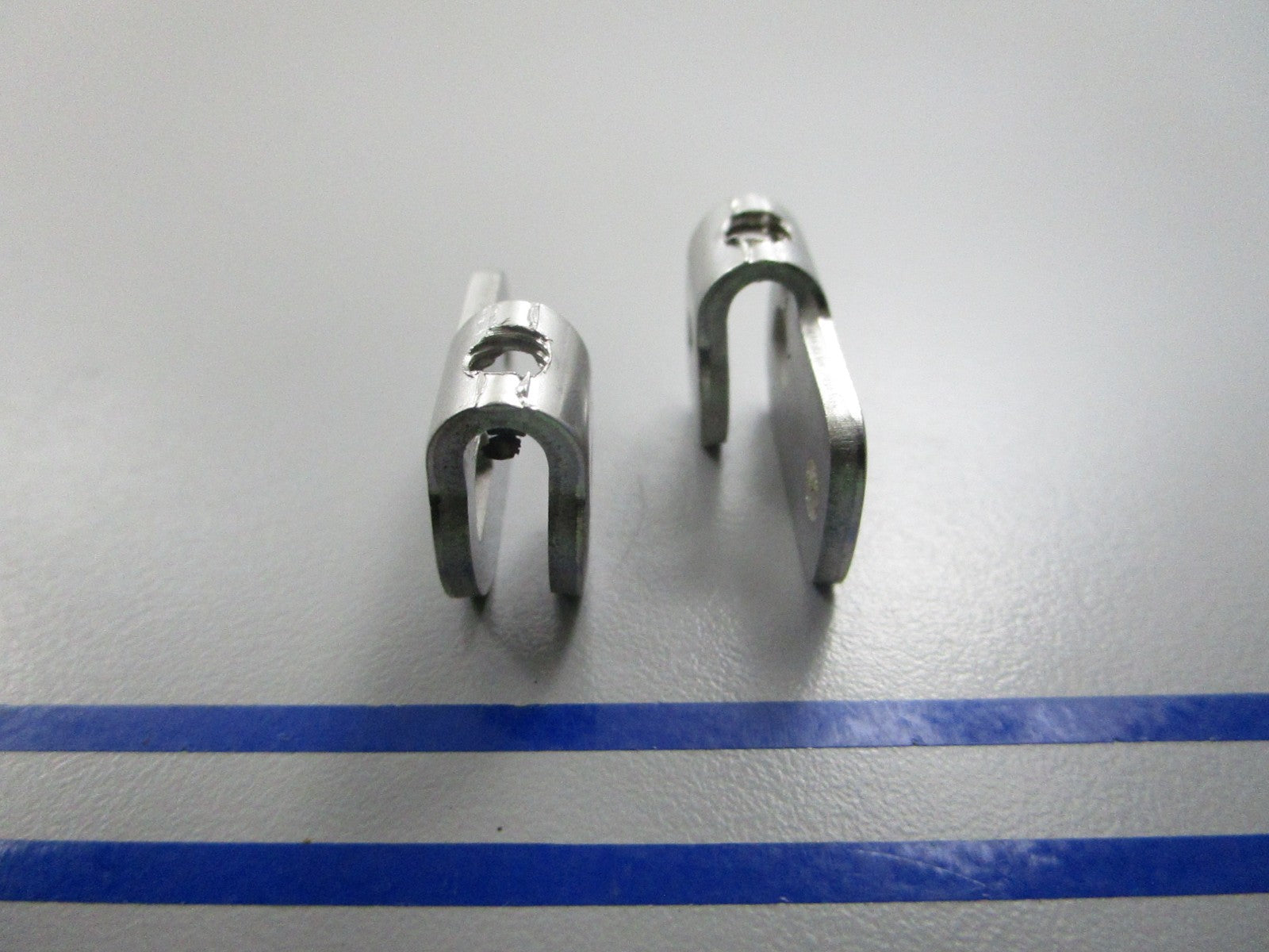 NEW OEM (LOT OF 2) 319049 OMC Johnson Evinrude Reverse Lock Bellcrank 0810