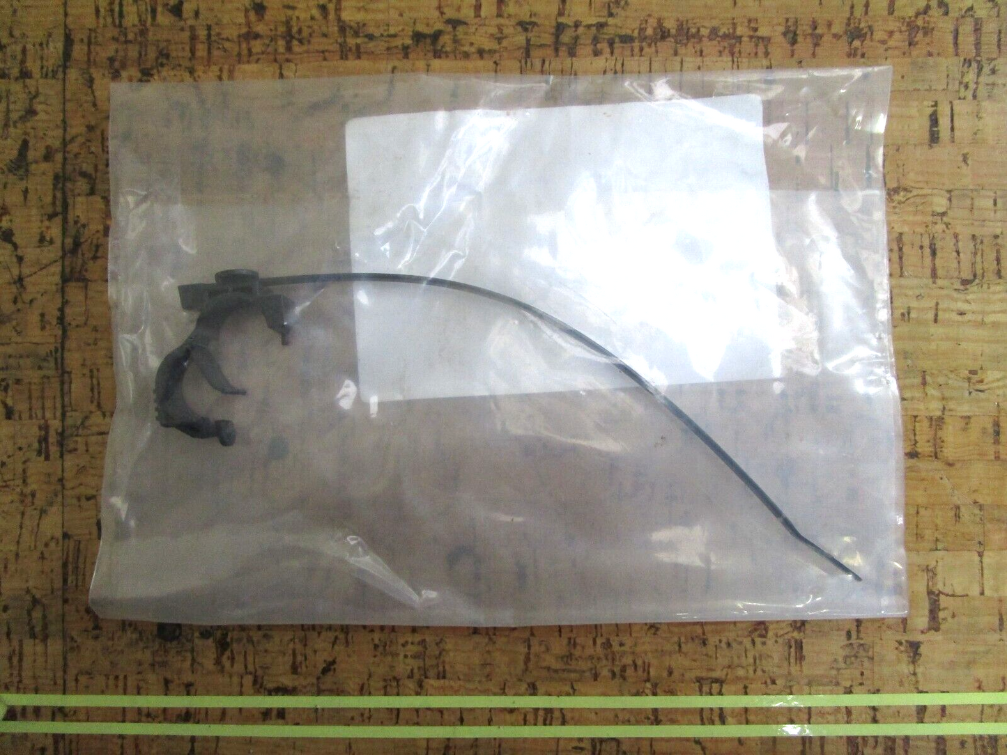 *NEW OEM* 0810 OMC Johnson Evinrude Clip & Tie Strap Assembly 5009376