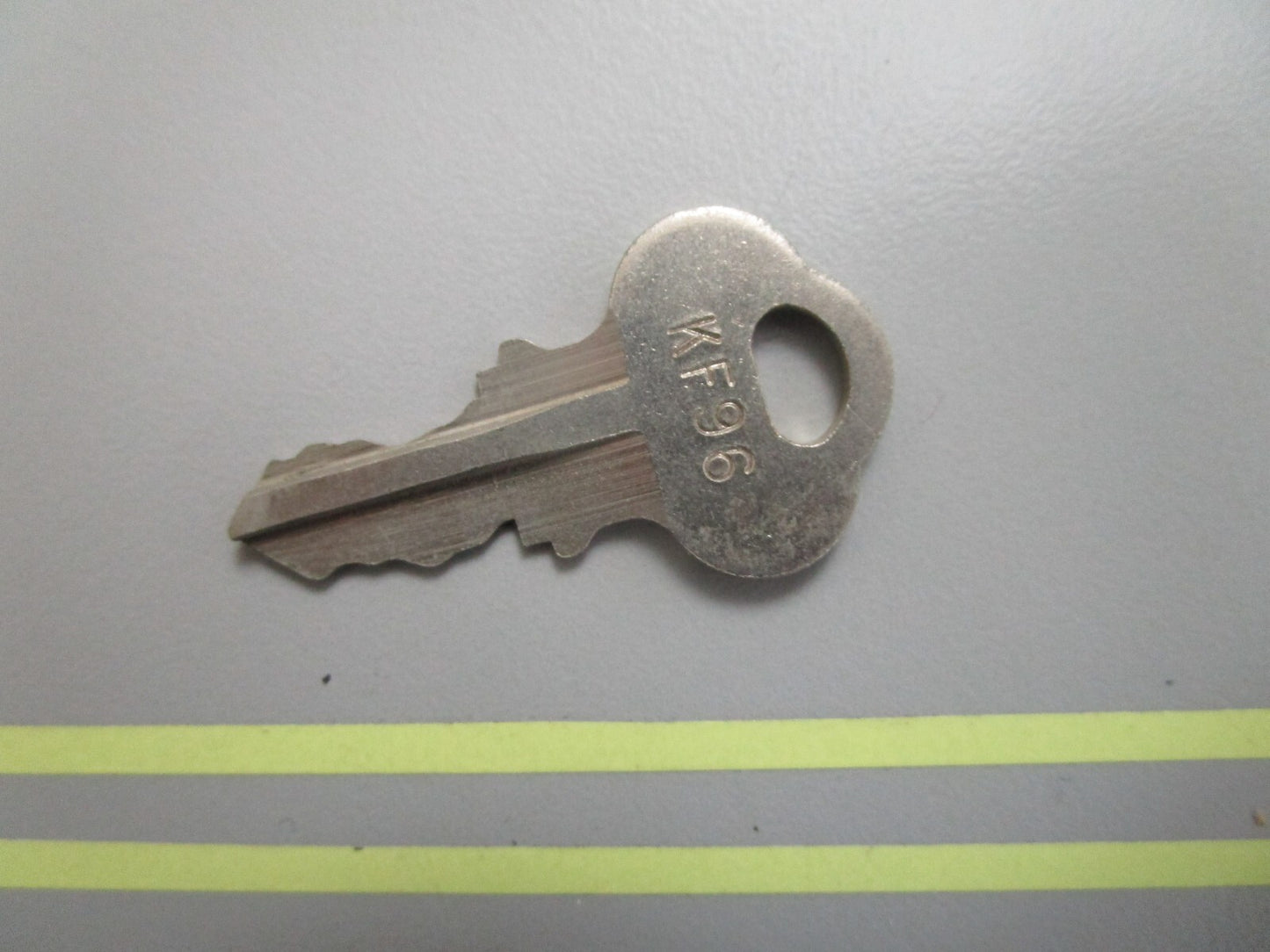 *NEW OEM* 0810 OMC Johnson Evinrude Ignition Key KF96 501611 0501611