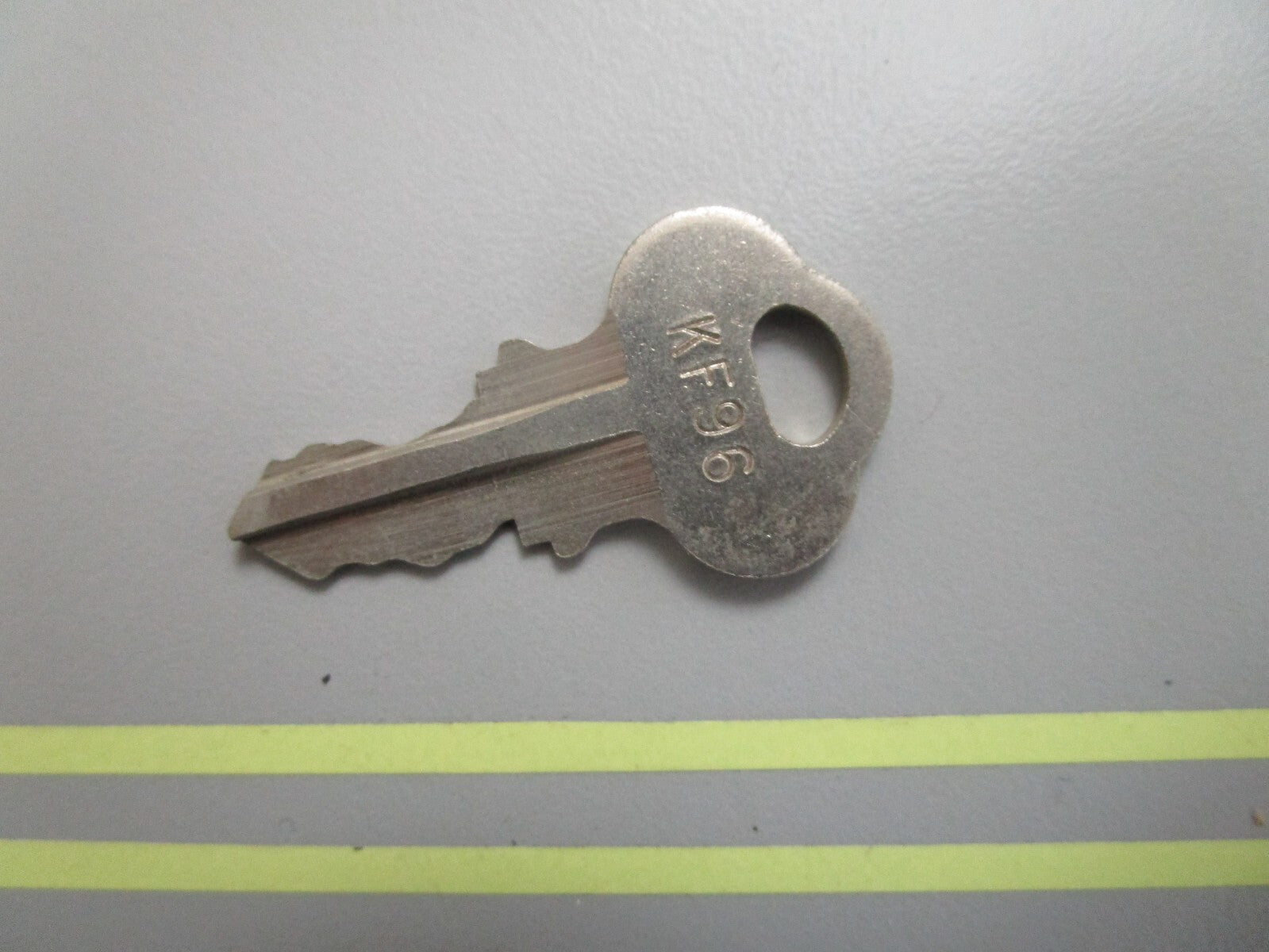 *NEW OEM* 0810 OMC Johnson Evinrude Ignition Key KF96 501611 0501611