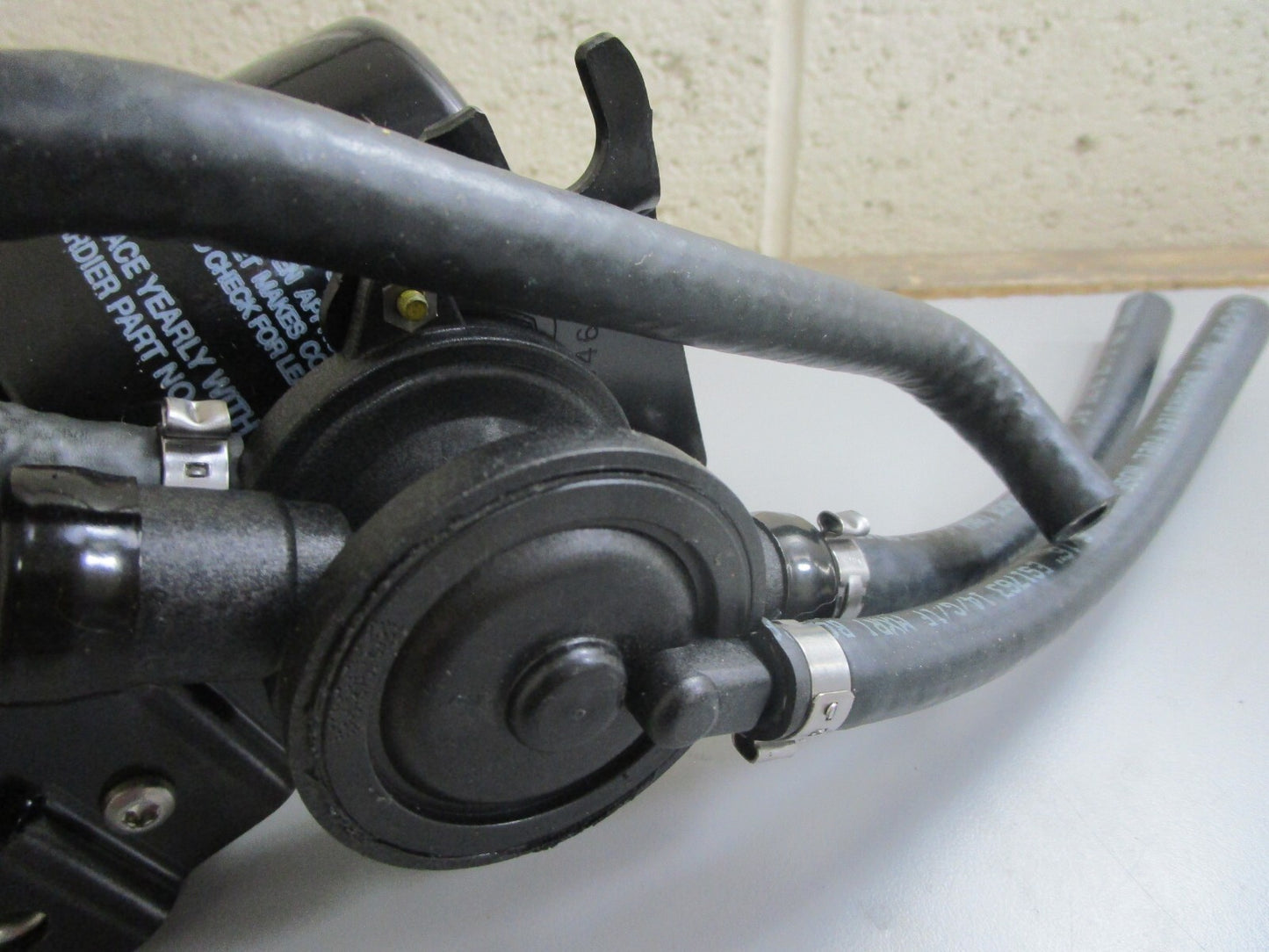 *NEW OEM* 0820 OMC Johnson Evinrude Fuel Lift Pump Assy 5004455