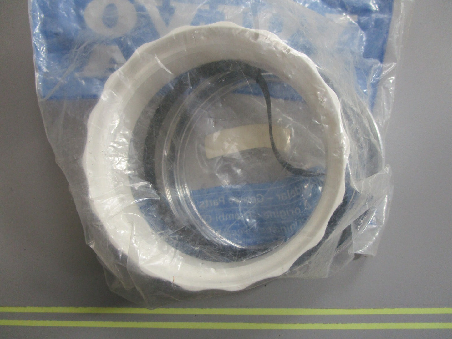 *NEW OEM* 0810 Volvo Penta Mounting Kit 874732