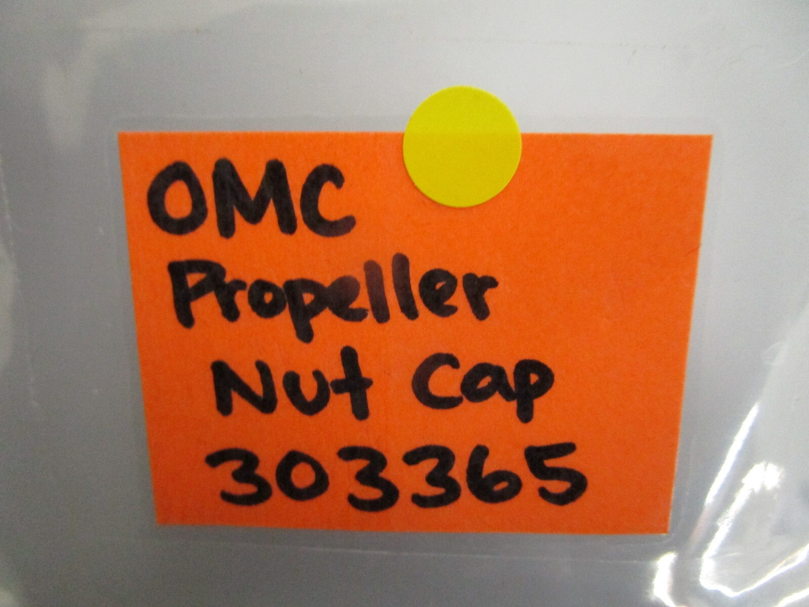 *NEW OEM* 0820 OMC Johnson Evinrude Propeller Nut Cap 303365 0303365
