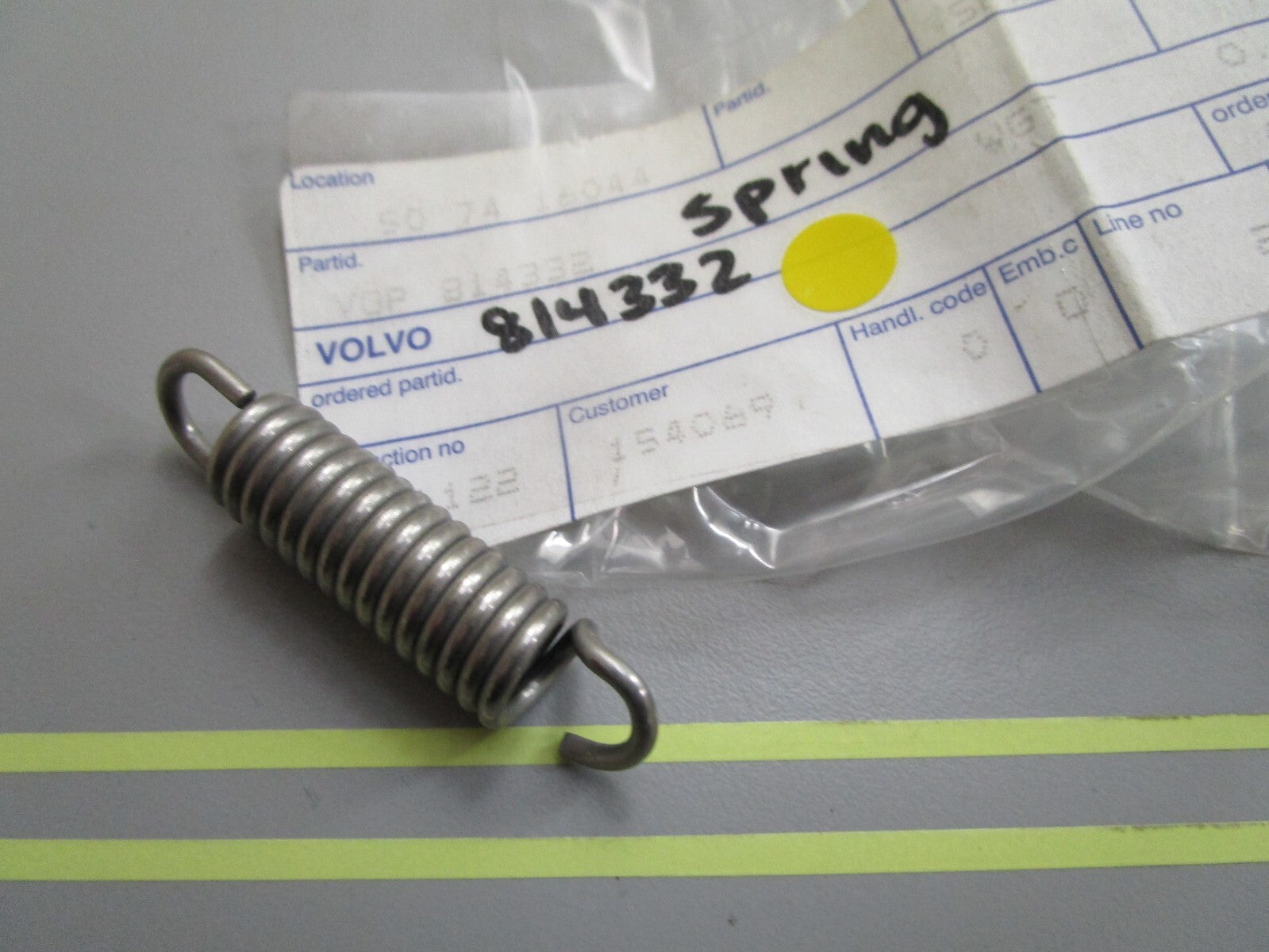 *NEW OEM* 0810 Volvo Penta Spring 814332