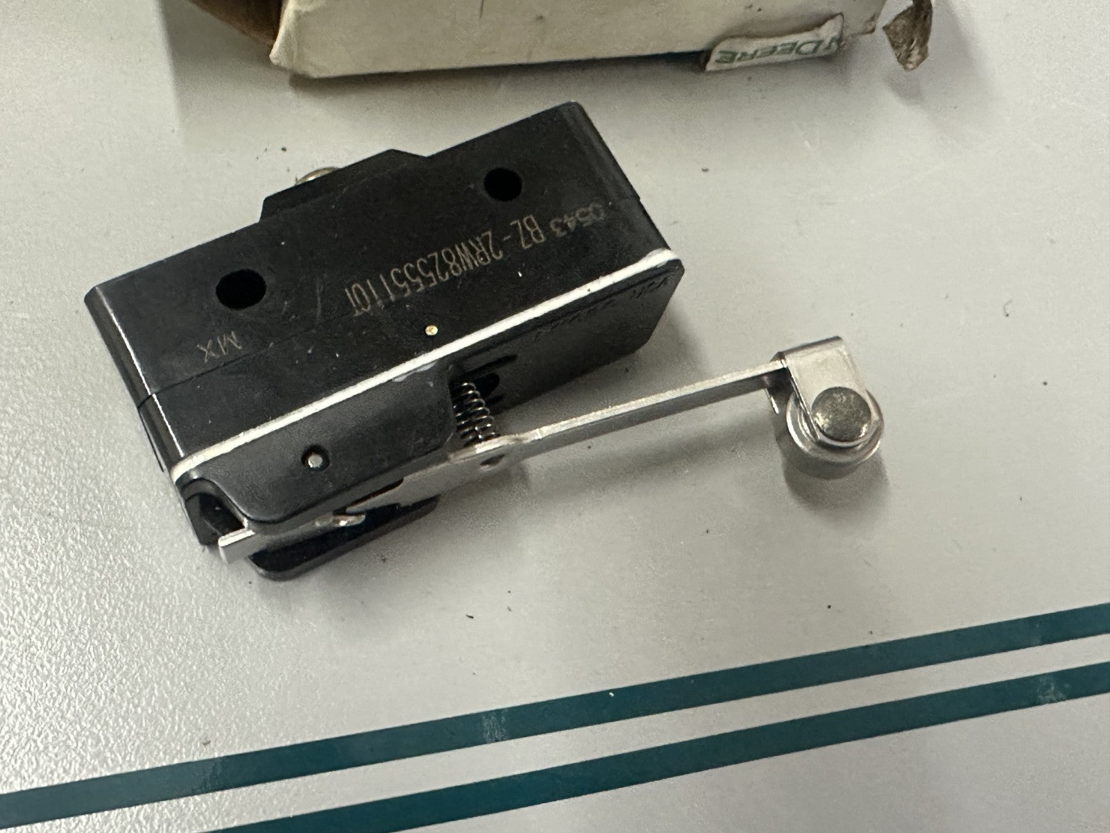 OEM JOHN DEERE TCA51291 Latch 0700