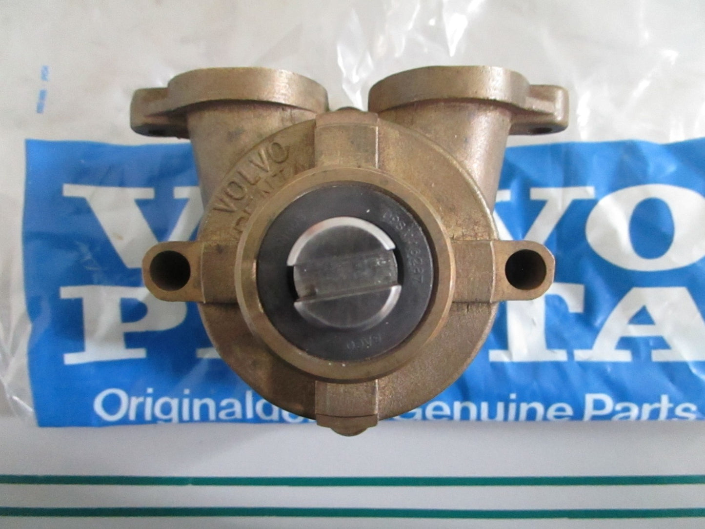 NEW OEM 855578 Volvo Penta Raw Sea Water Pump 0820