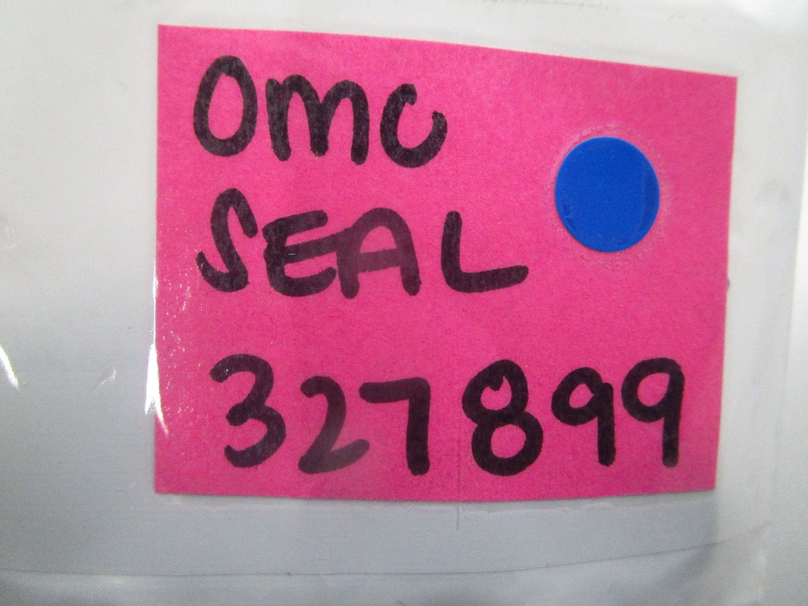*NEW OEM* 0810 OMC Johnson Evinrude Seal 327899 0327899