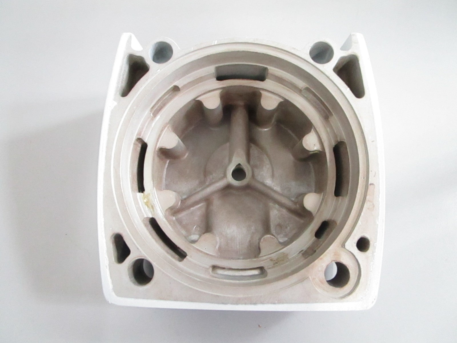 NEW OEM 854677 Volvo Penta Top Cover 0820